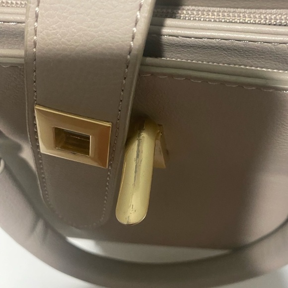 Susen Taupe Tan Handbag w/ Gold Accents - Picture 9 of 10